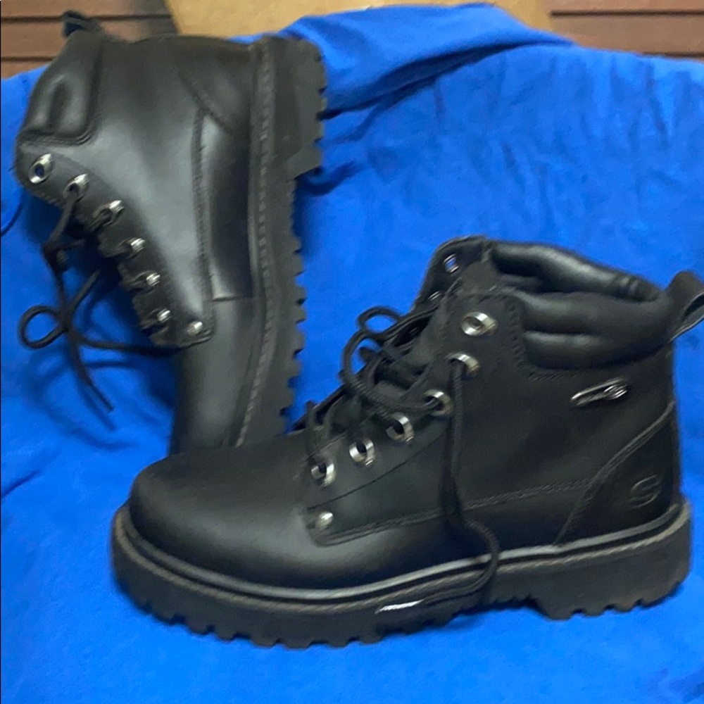 Sketchers boots 7.5 but They fit more like a 8.5